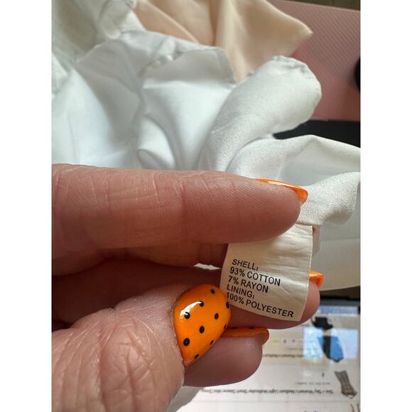 Tocca Women's 4 White Sleeveless Ruffled Front V-Neck Short Formal Dress - Picture 11 of 13